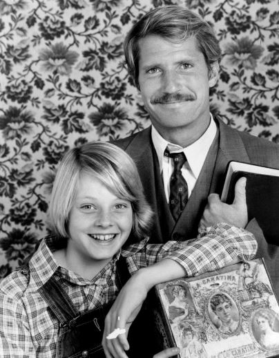 Jodie Foster with Christopher Connelly in Paper Moon (1974)